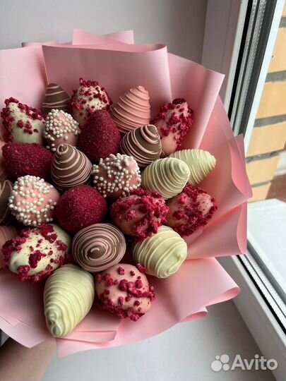 Букет из клубники в шоколаде (25 ягод)