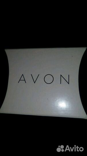 Брошь новая от Avon