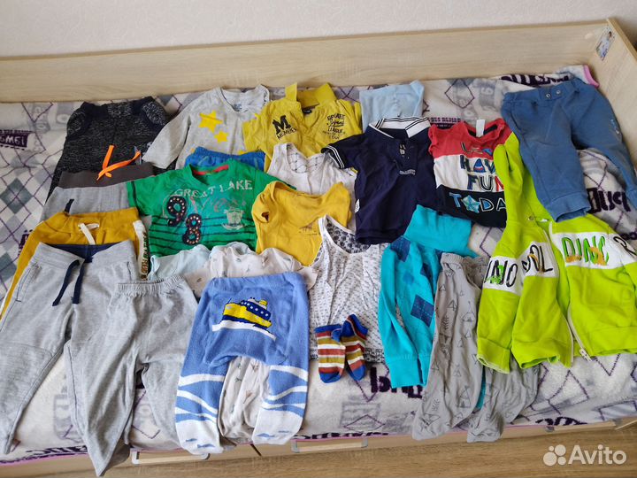 Пакет с детскими вещами