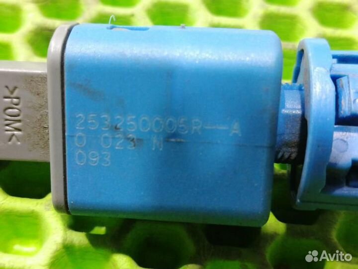 Концевик педали сцепления Renault Megane 3