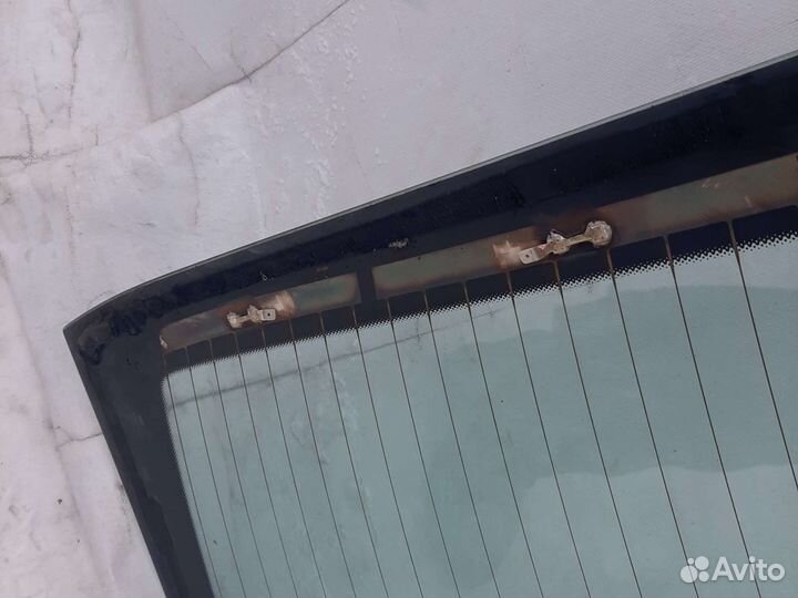 Стекло заднее mercedes w207