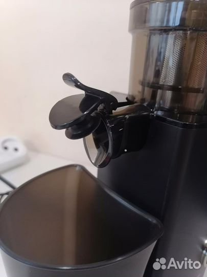 Соковыжималка шнековая GF Gril GF-J10 (2 в1)