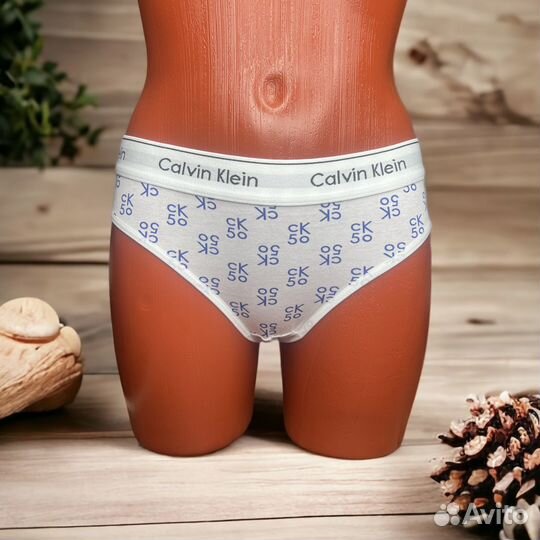Набор женских трусов 3 штуки. Calvin Klein