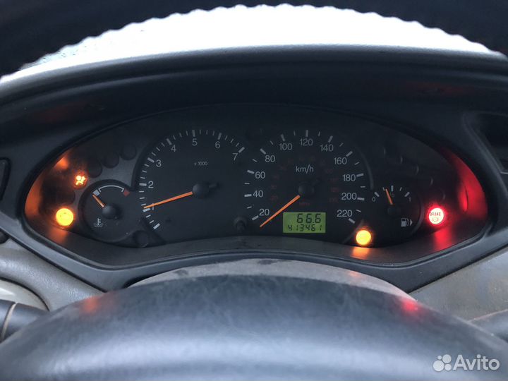 Ford Focus 2.0 AT, 2001, 200 000 км