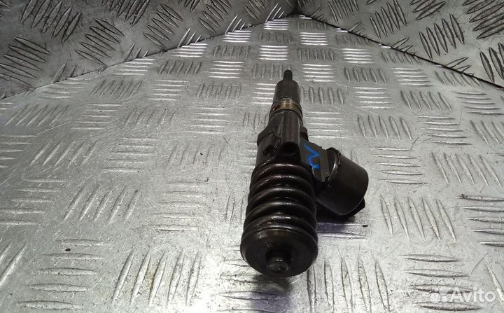 Форсунка топливная Audi A4/RS4/S4