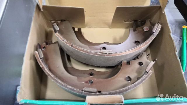 Тормозные колодки на toyota Hiace и др