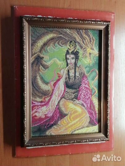 Картина, вышитая крестиком