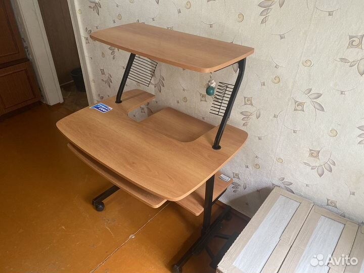 Стол для компьютера