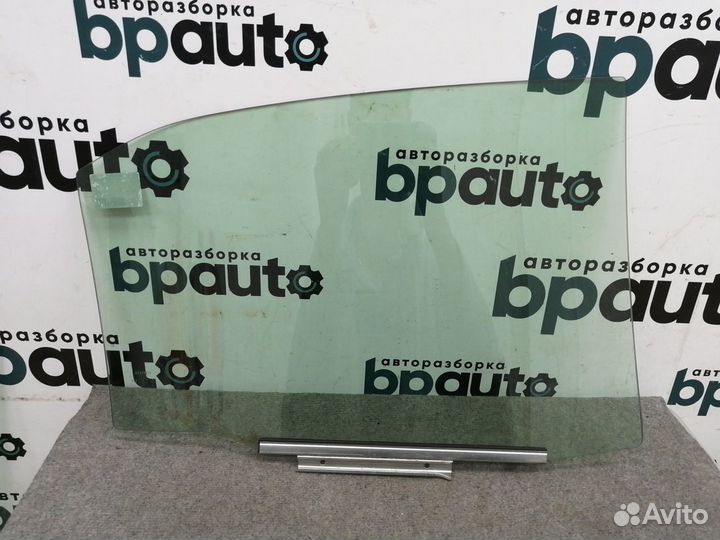 Стекло задней левой двери 68114-33150 Toyota Camry