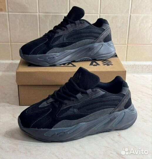 Кроссовки adidas yeezy boost 700 v2