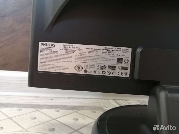 Монитор Philips 19 дюймов 19