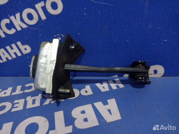 Ограничитель двери Ford Focus 2 седан 2006