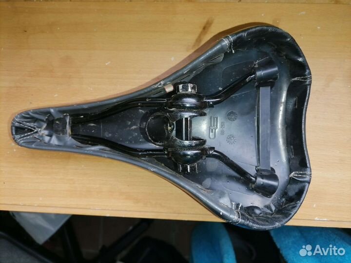 Седло для велосипеда кожаное