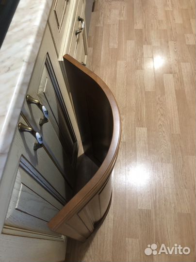 Продаются изогнутые фасады для кухни