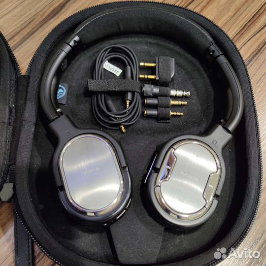 Беспроводные наушники Nokia BH-905