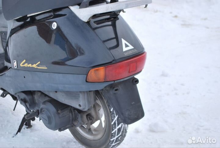 Honda lead 90