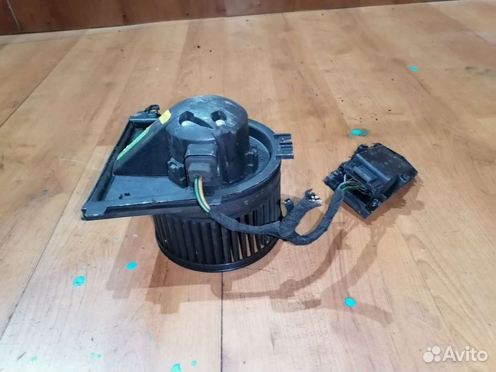 Моторчик печки Volkswagen Passat B5 Audi A4 b5