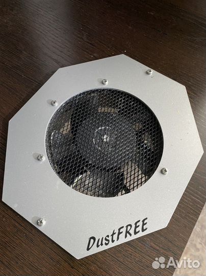 Маникюрный стол