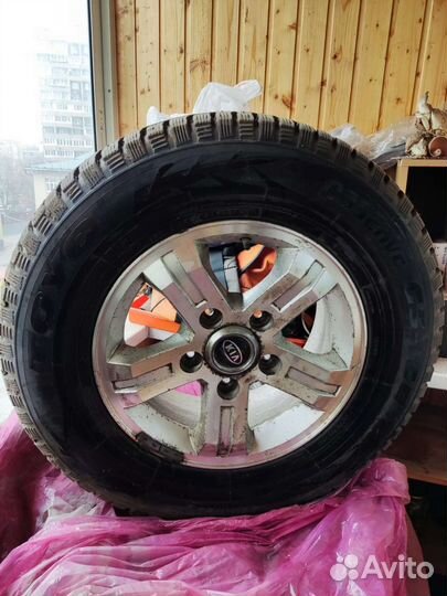Toyo Observe G3-Ice 235/70 R16