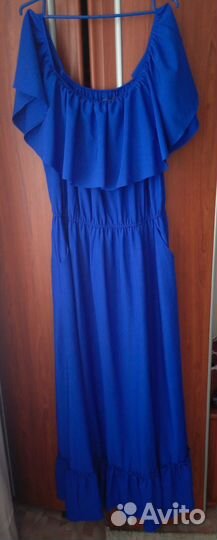 Платье с открытыми плечами