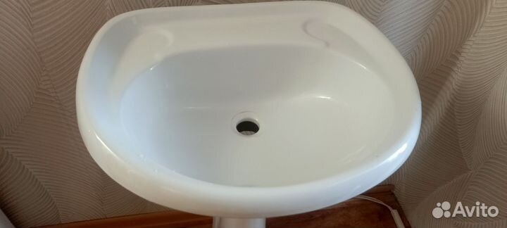Раковина в ванную накладная бу