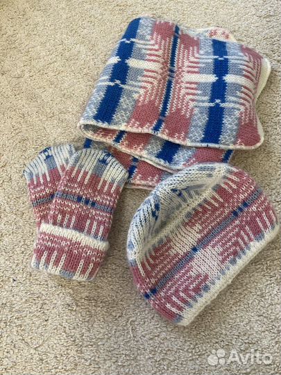 Набор шапка, шарф и варежки