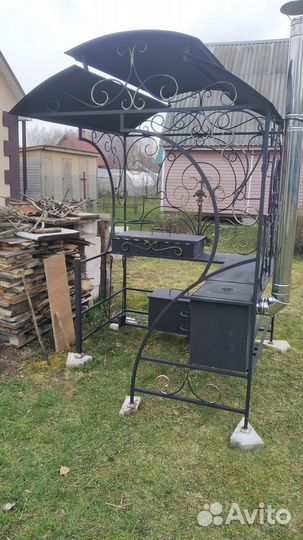 Кованый мангал с крышей