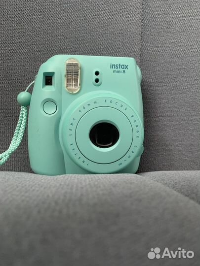 Плёночный фотоаппарат instax mini 8