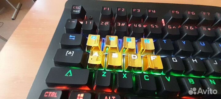 Игровая механическая клавиатура