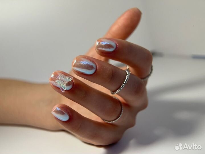 Модель на маникюр