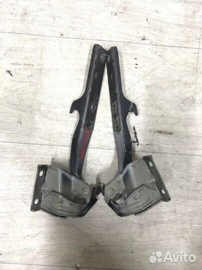 Петля капота Suzuki Grand Vitara 2007