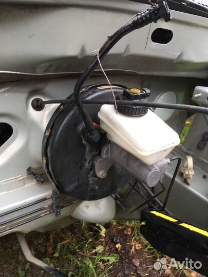 Вакуумный усилитель тормозов на Рено Логан