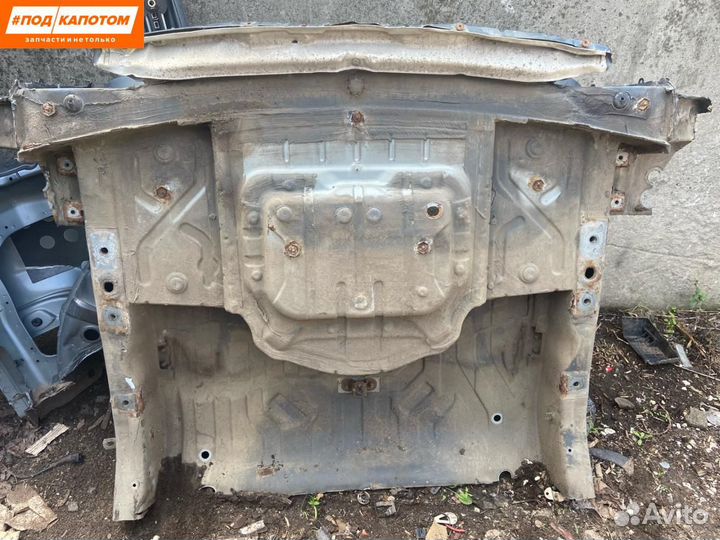 Задняя панель Volkswagen Touareg 2003