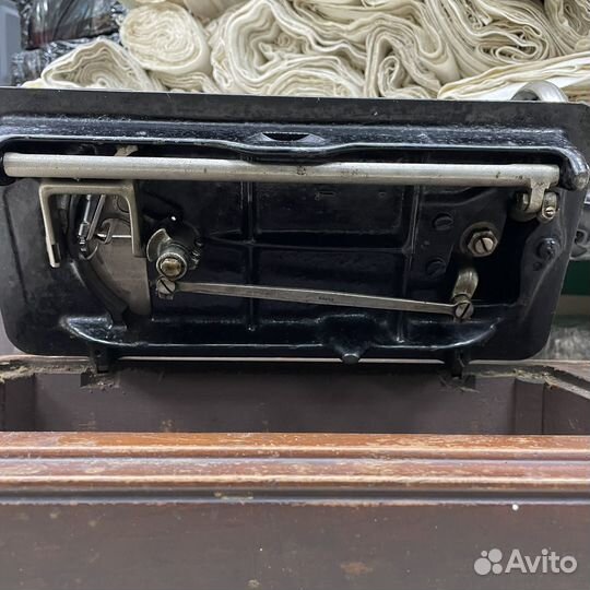 Швейная машинка Singer Старинная Окрас царский