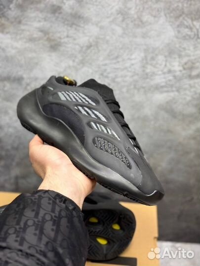 Кроссовки оптом