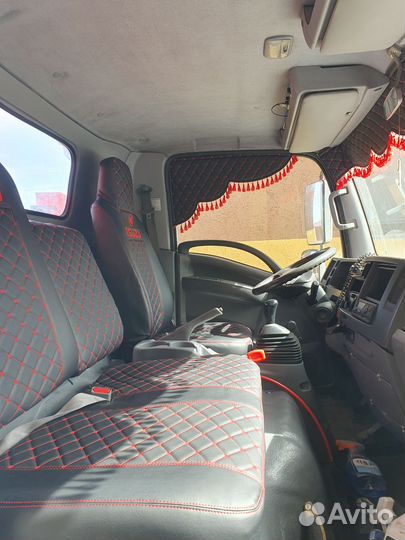 Isuzu NPR с КМУ, 2014