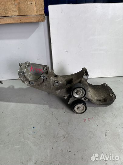 Кронштейн генератора Renault Sandero K4M 1.6