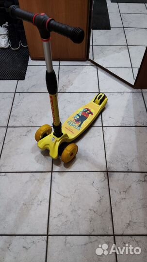 Детский трёхколёсный самокат
