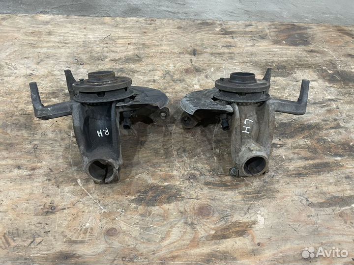 Кулак поворотный правый октавия тур гольф 4 бора