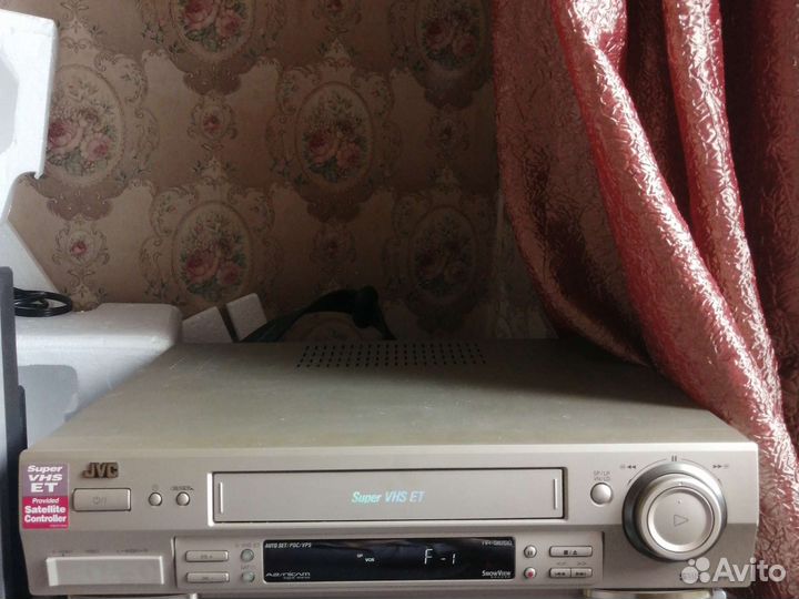 Видеомагнитофон
