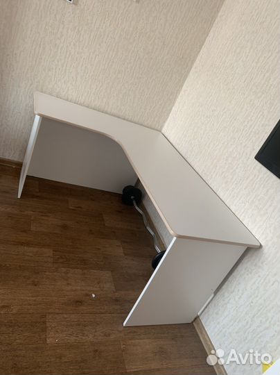 Письменный угловой белый стол бу