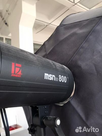 Студийный импульсный свет