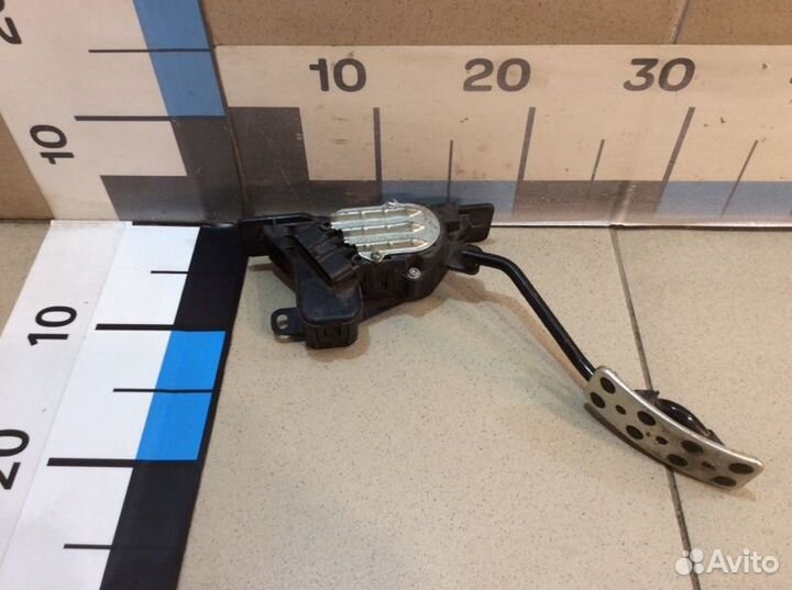 Педаль газа Mitsubishi Pajero 4 V8 2007-2018