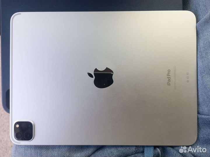 Продаю свою айпвд про11, 2022, 128г