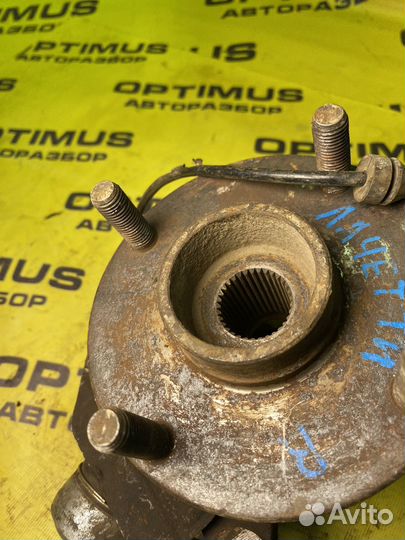 Поворотный кулак правый Chevrolet Lacetti