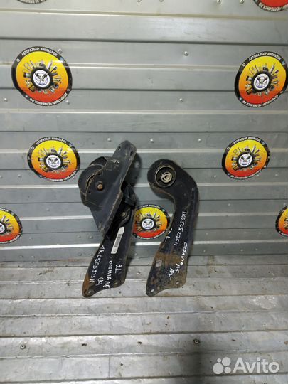 Рычаг задний левый Skoda Octavia A5