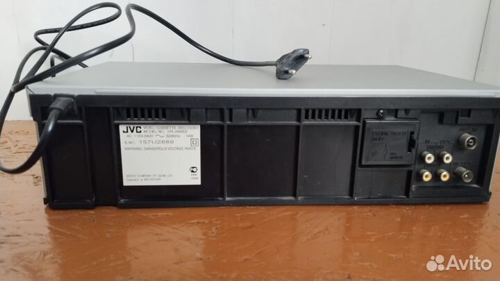 Касетный видеомагнитофон jvc
