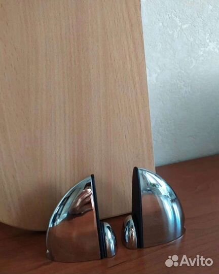 Полка настенная для книг