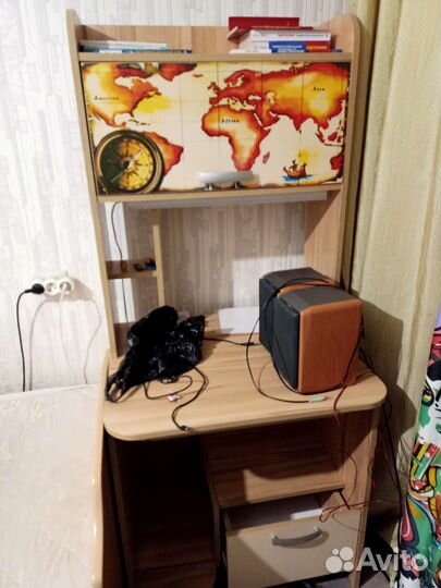 Уголок для школьника,рабочий стол