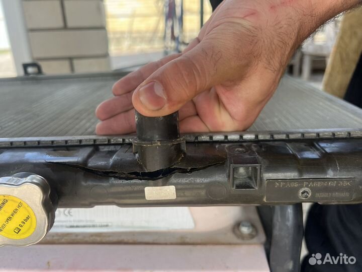 Радиатор охлаждения Almera